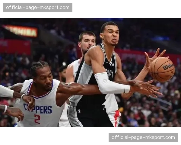 季后赛席位关键卡位战前瞻：西部第9与第10仅差半个胜场